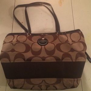 COACH PURSE AND MATCHHING CHECKBOOK 👜👜