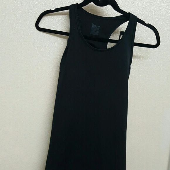 Nike open back workout tank size medium black