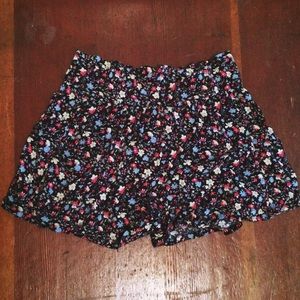 Floral flowy shorts