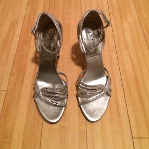 Guess Silver Dress Pump