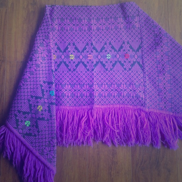 Gorgeous Vintage Guatemalan Poncho - Picture 1 of 1