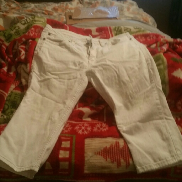 Capri pants