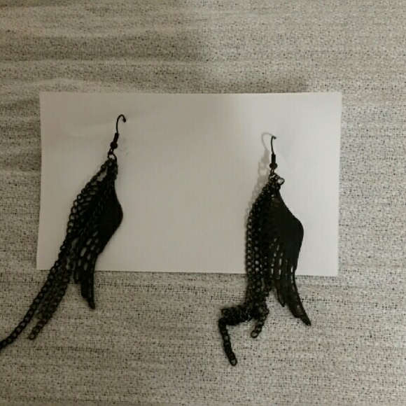 Fallen Angel Earrings - Picture 4 of 4