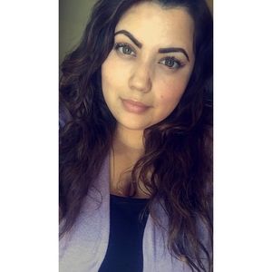 Meet your Posher, Laura