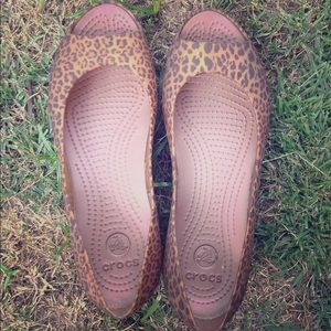 Leopard crocs open toe flat