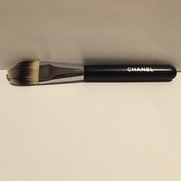 CHANEL Other - Chanel Foundation Brush #6