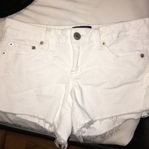 White American eagle shorts