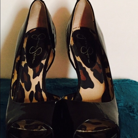 Jessica Simpson heel