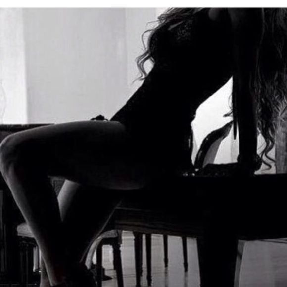 Meet your Posher, Claudia - Picture 1 of 1