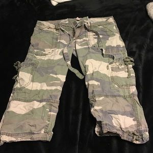 Camo hollister capris
