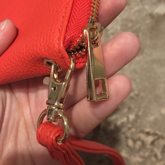 iPhone Charging Clutch!! - Picture 2 of 4