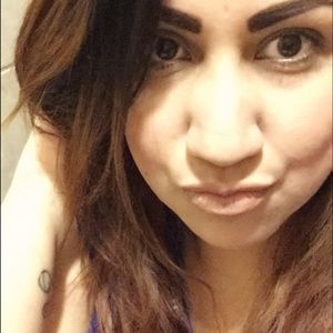 Meet your Posher, Lilibeth