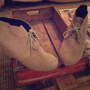 Dolce vita suede wedges