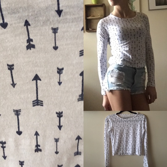 Aeropostale Tops - Long Sleeve Arrow Crop Top