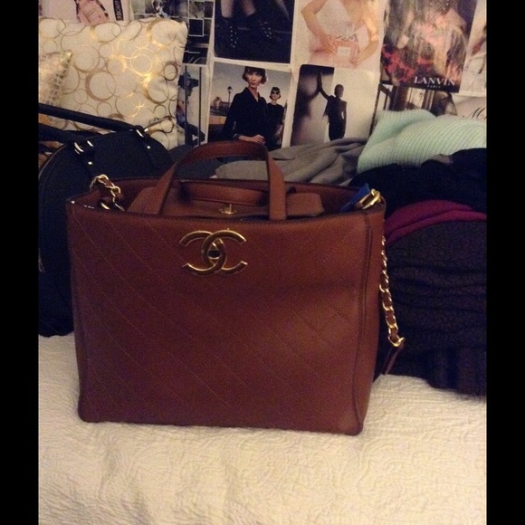 Brown handbag with gold hardware