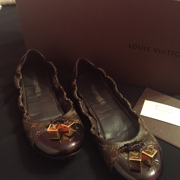 100% authentic Louis Vuitton ballet flats