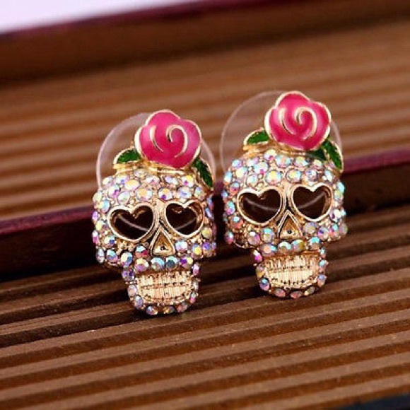25% off Bundles! New Skull Rhinestone Earrings - Picture 2 of 3
