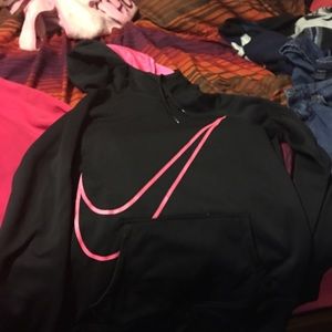 Nike therma hoodie