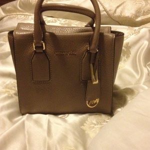 Michael Kors Selby MD TZ messenger