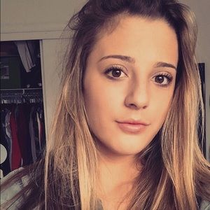 Meet your Posher, Katelyn