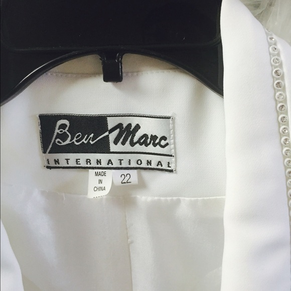 "Two Piece White Designer Suit" - Picture 2 of 4