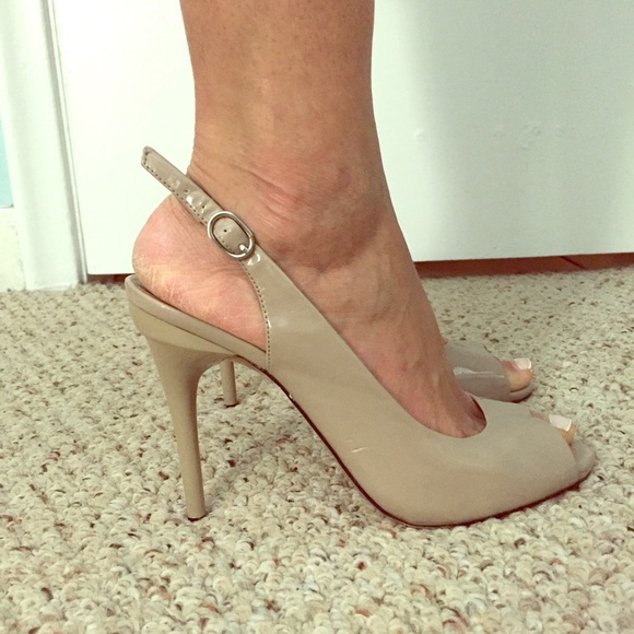 Nude Peep-Toe Slingback Pumps