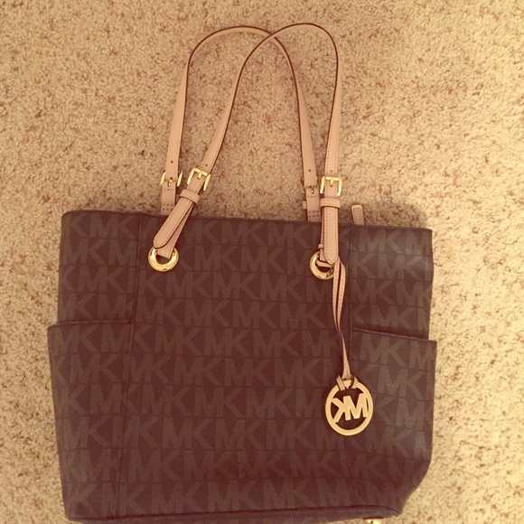 Michael Kors Handbags - Michael Kors Purse