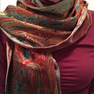 Silk and velvet scarf by Worth New York