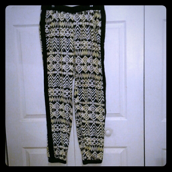 Vera wang tribal print pants