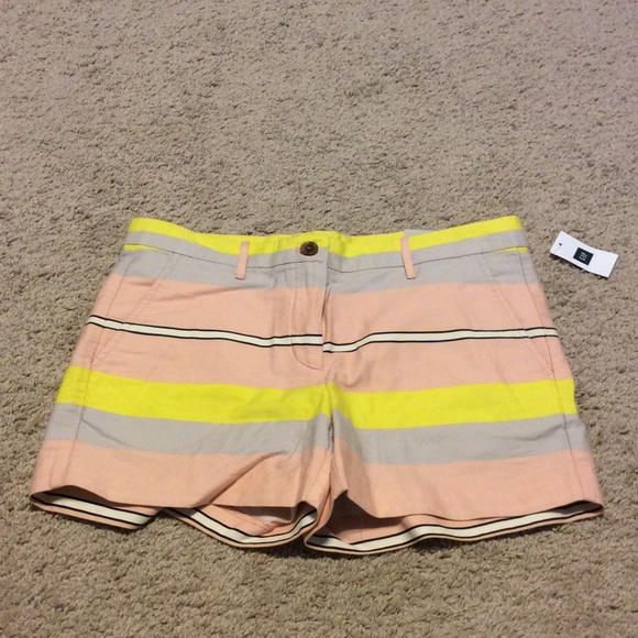 GAP Pants - NWT - fun colorful shorts from gap - size 4