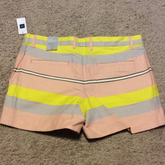 NWT - fun colorful shorts from gap - size 4 - Picture 2 of 2