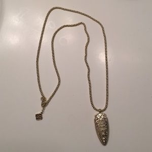 Kendra Scott necklace