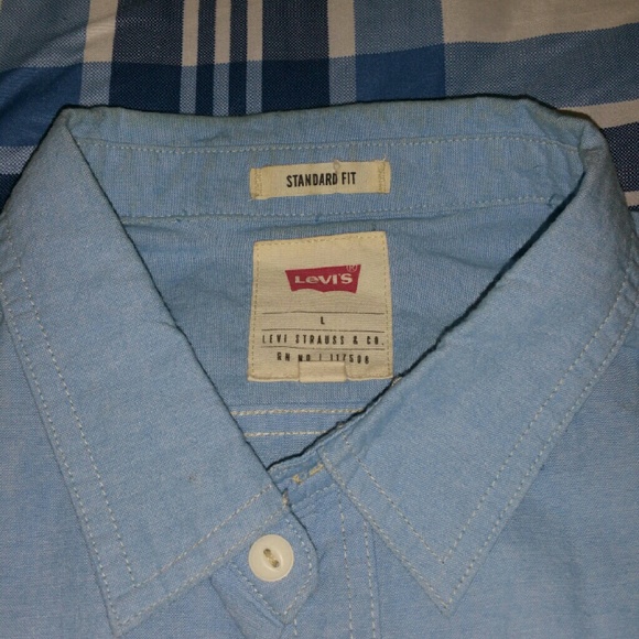 Levis button up - Picture 2 of 2