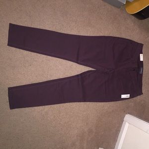 NWT burgundy Old Navy Rockstar skinny jeans!