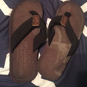 Men's brown cloth flip flops