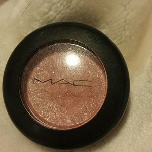 Pink MAC eyeshadow