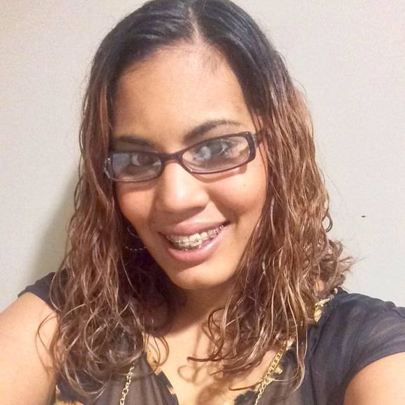 Meet your Posher, Lisette - Picture 1 of 1