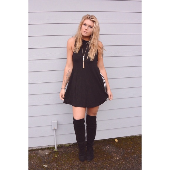 Side stripe swing dress
