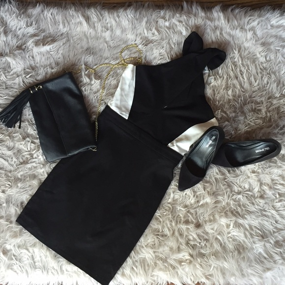 Tobi Open Back Dress - Picture 1 of 2