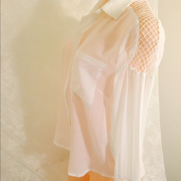 Beautiful and stylish white blouse.FINAL CLEARANCE