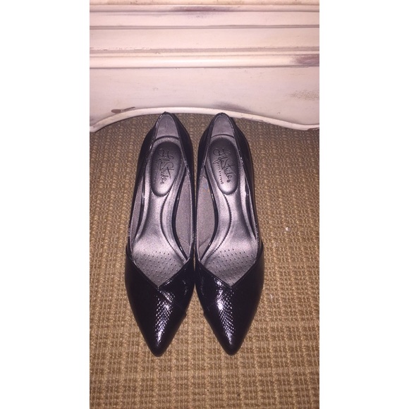 Life Stride Sleek Black Patent Leather Heels