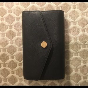 MIchael Kors wallet with detachable crossbody!