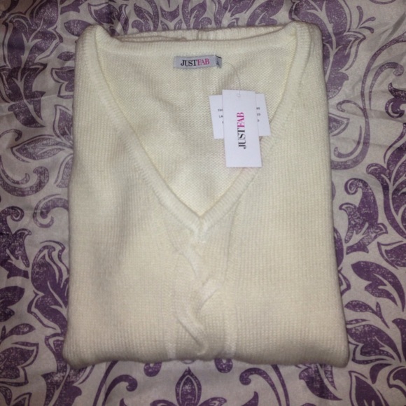 JustFab long sleeve vneck sweater