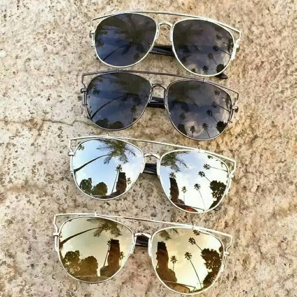 ⭐FREE Flat Top Mirror Sunnies with $100+ purchase⭐ - Picture 3 of 4