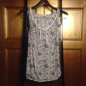 SALE‼️Old Navy Patterned Blouse‼️