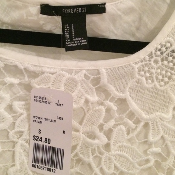 Floral lace forever 21 blouse - Picture 2 of 2