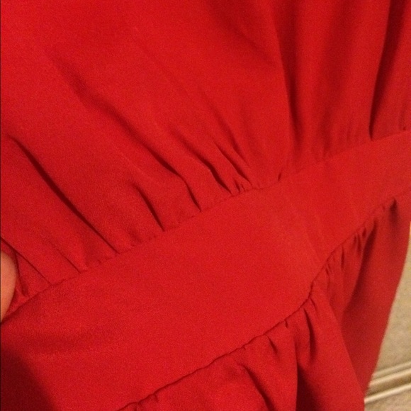 Red polyester dress - Picture 3 of 3