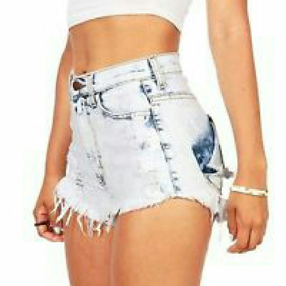 Acid wash high wasted jean shorts