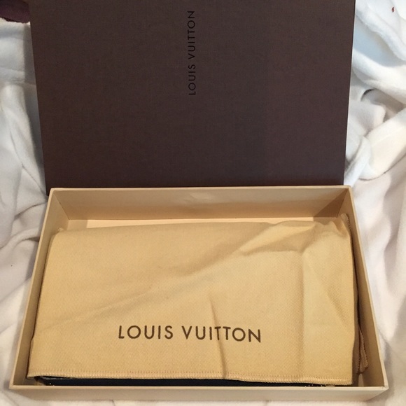 LV Zippy Wallet - Picture 3 of 4