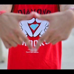 NWOT DIAMOND SUPPLY RED TEE